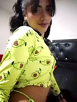 Snapshot of KattyBerryX chatting on 16, 4, 2026 KattyBerryX online show from 16, 4, 2026