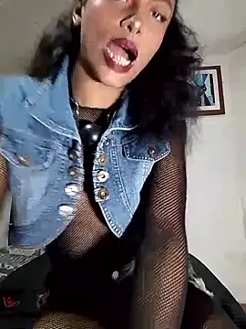 Snapshot of KattyBerryX chatting on 14, 4, 2026 KattyBerryX online show from 14, 4, 2026