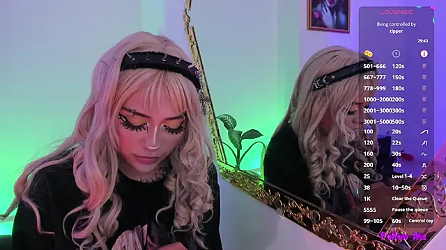 Snapshot of psychodoll_11 chatting on 28, 5, 2026 psychodoll 11 online show from 28, 5, 2026