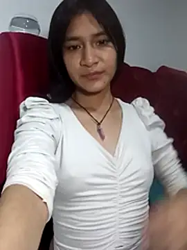 KarolaMendez online show from 5, 4, 2026