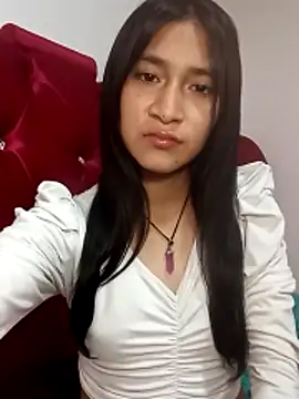 KarolaMendez online show from 5, 4, 2026