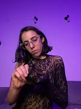 Poison Ivy 29 online show from 28, 4, 2026