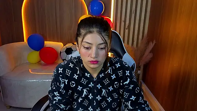 Lia queen tx online show from 4, 7, 2026