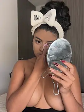 karlymonroe online show from 18, 3, 2026