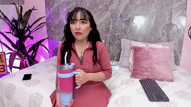 Megan Stein online show from 28, 3, 2026