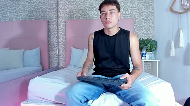Thiago 2003  online show from 21, 3, 2026