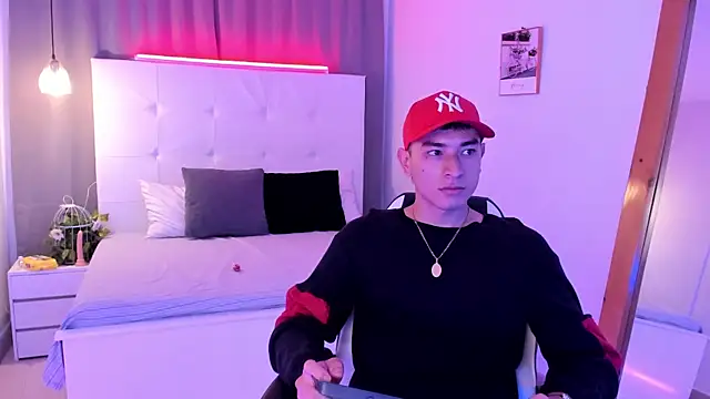 Thiago 2003  online show from 19, 4, 2026