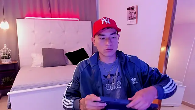 Thiago 2003  online show from 23, 4, 2026