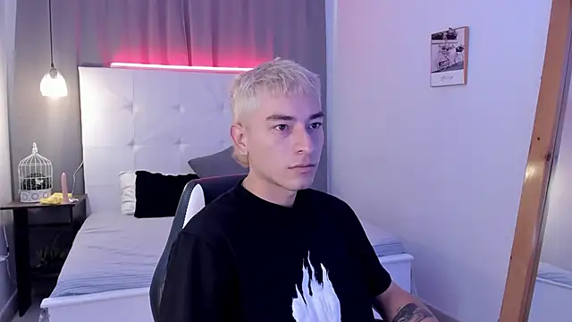 Thiago 2003  online show from 24, 4, 2026
