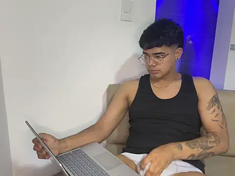 matiass vegas online show from 11, 4, 2026