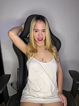 Snapshot of S_JM16 chatting on 5, 5, 2026 S JM16 online show from 5, 5, 2026