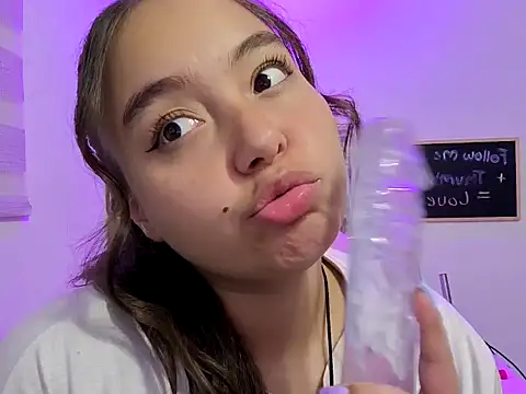 Snapshot of cherry_valeria chatting on 15, 5, 2026 cherry valeria online show from 15, 5, 2026