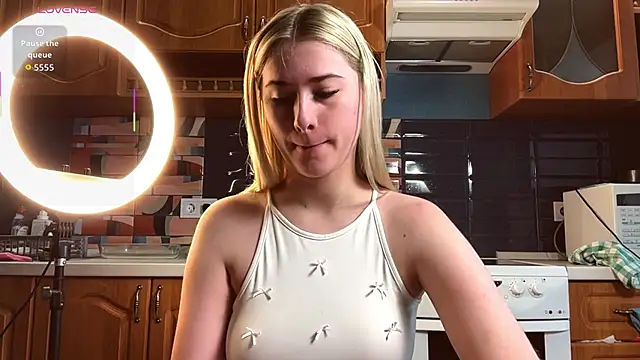 ivygenesis online show from 15, 4, 2026