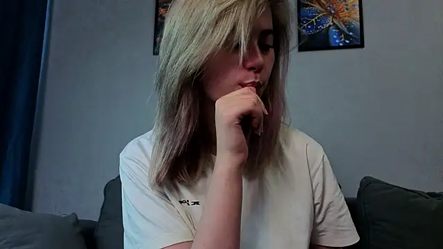 Snapshot of ivygenesis chatting on 25, 6, 2026 ivygenesis online show from 25, 6, 2026
