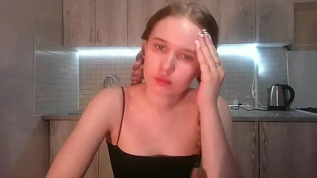 Snapshot of Alice_Pleasance chatting on 11, 6, 2026 Alice Pleasance online show from 11, 6, 2026