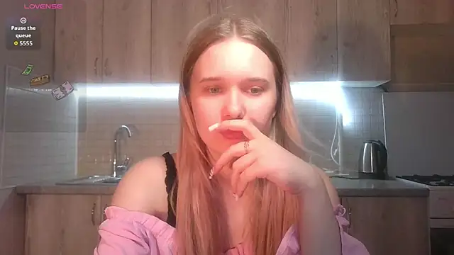 Snapshot of Alice_Pleasance chatting on 12, 6, 2026 Alice Pleasance online show from 12, 6, 2026