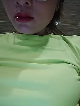 Snapshot of candy_flo chatting on 8, 5, 2026 candy flo online show from 8, 5, 2026