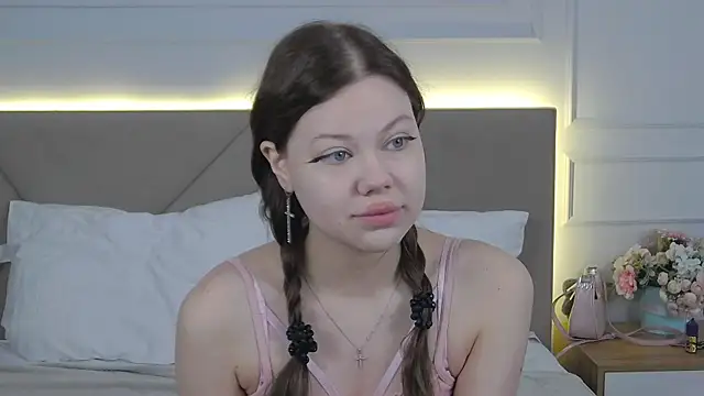 Sophie Rays online show from 18, 4, 2026