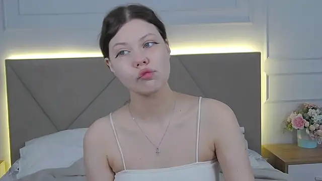 Sophie Rays online show from 12, 4, 2026