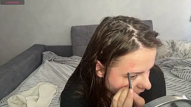 Ellaizatelly online show from 15, 4, 2026