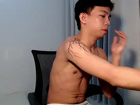 Snapshot of hottasianboy chatting on 25, 5, 2026 hottasianboy online show from 25, 5, 2026