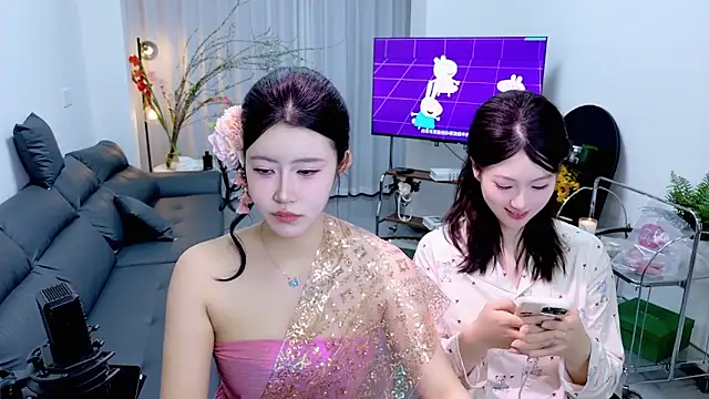 Summerbaby-001 online show from 12, 3, 2026