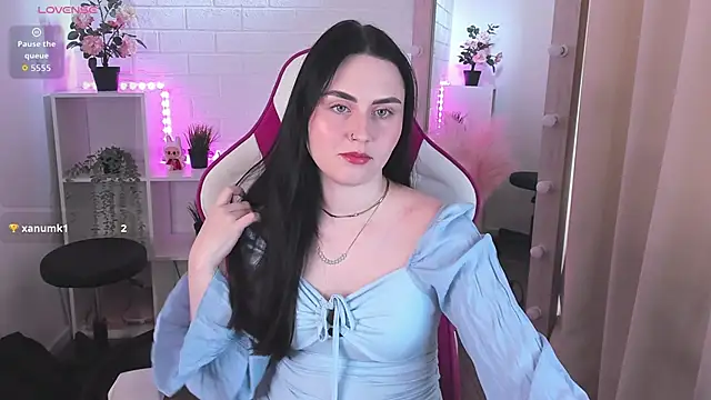 NoraLumi online show from 25, 4, 2026