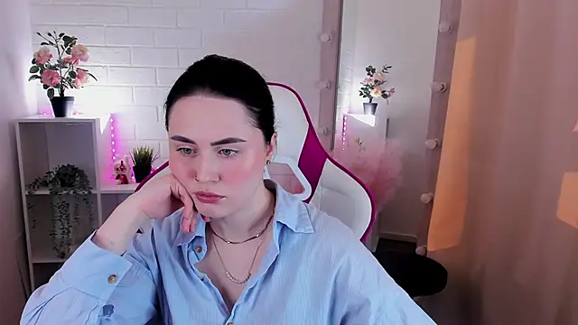 NoraLumi online show from 21, 4, 2026