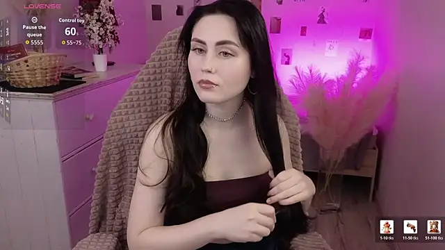 Snapshot of NoraLumi chatting on 11, 6, 2026 NoraLumi online show from 11, 6, 2026