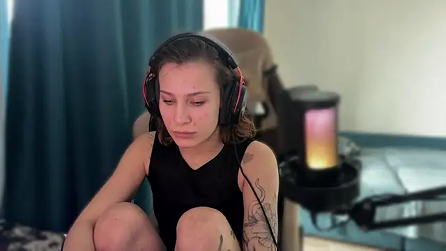 Snapshot of AlbyDengrov chatting on 13, 3, 2026 AlbyDengrov online show from 13, 3, 2026