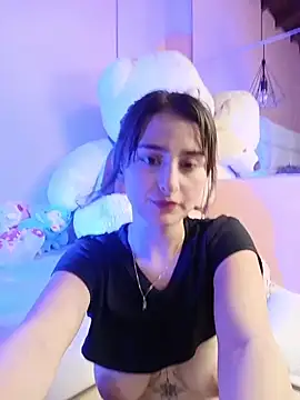 Snapshot of KarolyneLune chatting on 20, 5, 2026 KarolyneLune online show from 20, 5, 2026