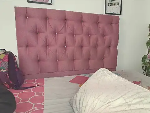 Snapshot of Sweet_Scarlett_ chatting on 8, 5, 2026 Sweet Scarlett online show from 8, 5, 2026