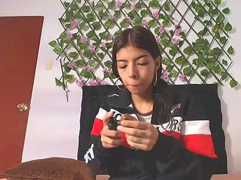 Sweet Scarlett  online show from 17, 4, 2026