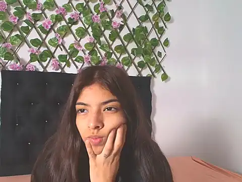 Sweet Scarlett  online show from 16, 4, 2026