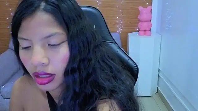 Snapshot of emily_smith_t chatting on 8, 5, 2026 emily smith t online show from 8, 5, 2026