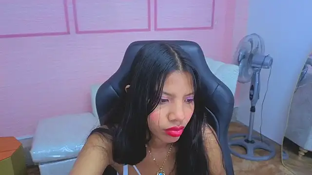 Snapshot of emily_smith_t chatting on 3, 6, 2026 emily smith t online show from 3, 6, 2026