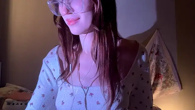 holly sinner  online show from 10, 4, 2026