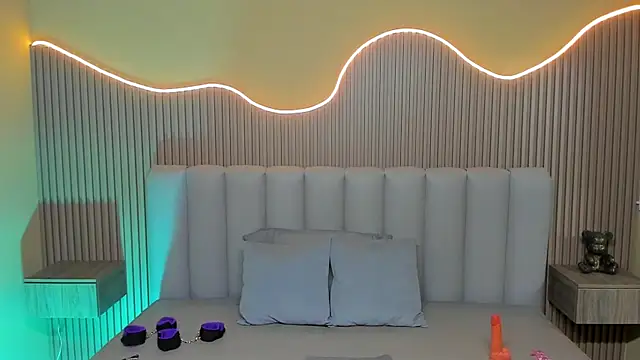 Amy Estrellita online show from 7, 4, 2026