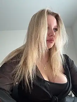 Snapshot of bettyloveu chatting on 19, 5, 2026 bettyloveu online show from 19, 5, 2026