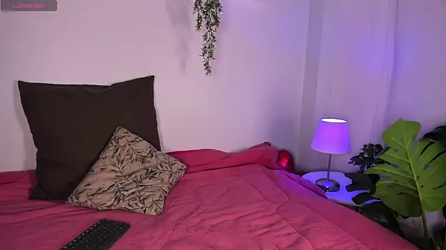 cuttie blondie online show from 28, 3, 2026