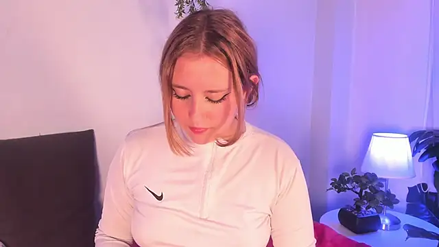 cuttie blondie online show from 11, 5, 2026