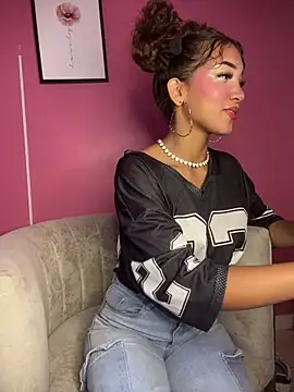 NaughtyLatinaxxx online show from 6, 4, 2026