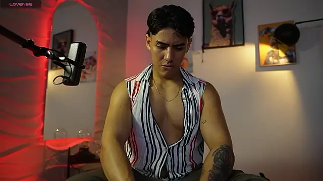 Tayler Cross  online show from 18, 3, 2026