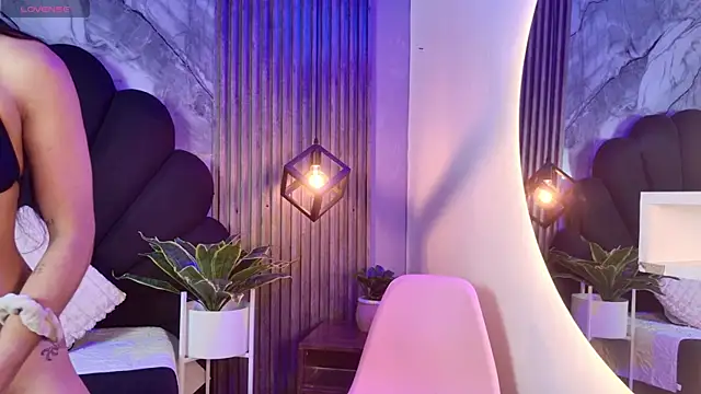  charlotte quee  online show from 27, 4, 2026