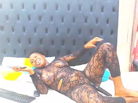 Dark Slim Thick online show from 16, 3, 2026