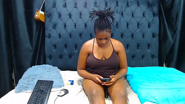 Snapshot of Dark_Slim_Thick chatting on 15, 5, 2026 Dark Slim Thick online show from 15, 5, 2026