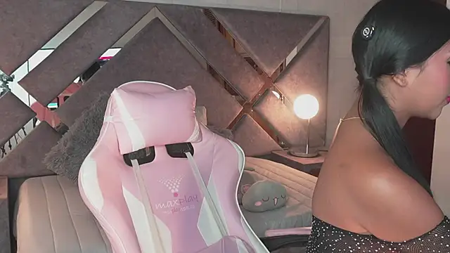 Snapshot of Naomi-Gray chatting on 31, 7, 2026 Naomi-Gray online show from 31, 7, 2026