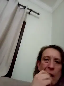 cracadaboa online show from 12, 4, 2026