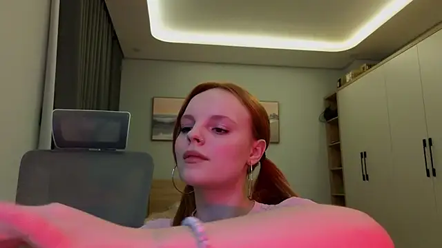 mollybossy online show from 13, 4, 2026