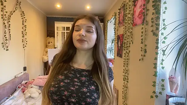 Snapshot of Lily__Moon_ chatting on 22, 3, 2026 Lily Moon online show from 22, 3, 2026